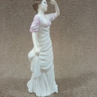 Статуетка Royal Albert. , снимка 4 - Антикварни и старинни предмети - 40597937