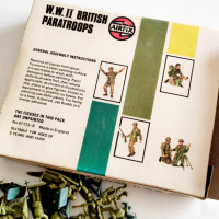 Играчки от 1974г AIRFIX HO / OO - БРИТАНСКИ ПАРАШУТИ от Втората световна война, снимка 3 - Колекции - 36247093