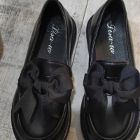 Детски обувки, чисто нови, стелка 20см, снимка 1 - Детски обувки - 44649396