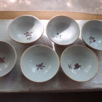 Много стари ръчно рисувани порцеланови чашки за саке, снимка 2 - Антикварни и старинни предмети - 34349098