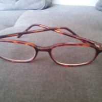 Дамски диоптрични рамки за очила с калъф, снимка 1 - Слънчеви и диоптрични очила - 35906500