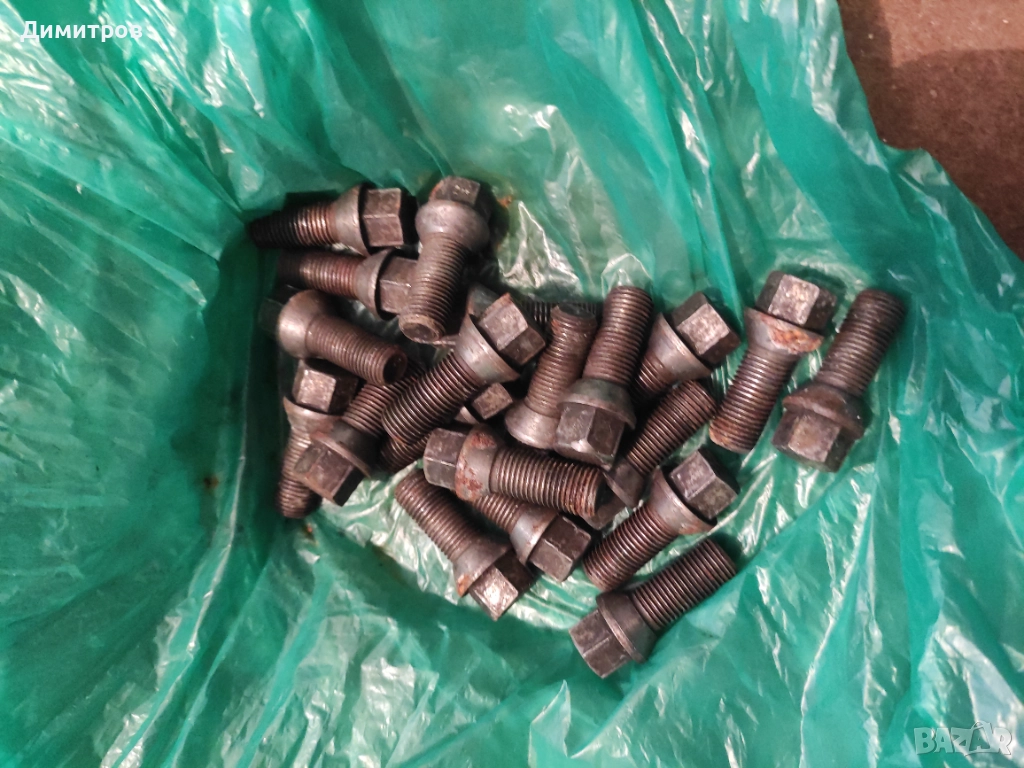 Части за Фолксваген Пасат - болтове, бензин помпа, компютър, комфорт модул, релета., снимка 1