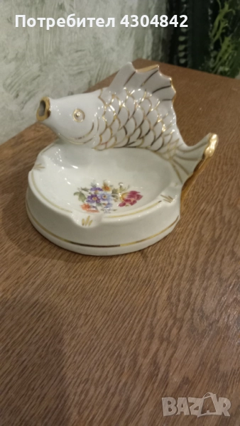 Порцеланов пепелник рибка, снимка 1