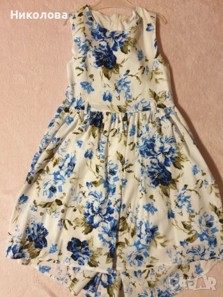 Продавам рокля на цветя, размер 140-146, снимка 1