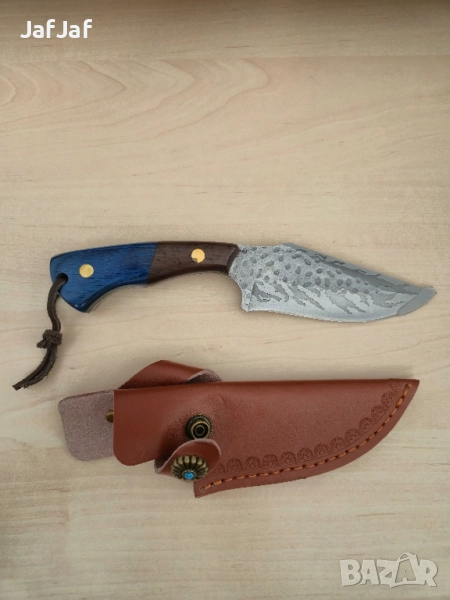 Нов гравиран нож с кобур., снимка 1