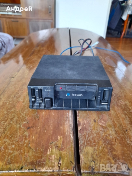 Стар автомобилен касетофон Leewah, снимка 1