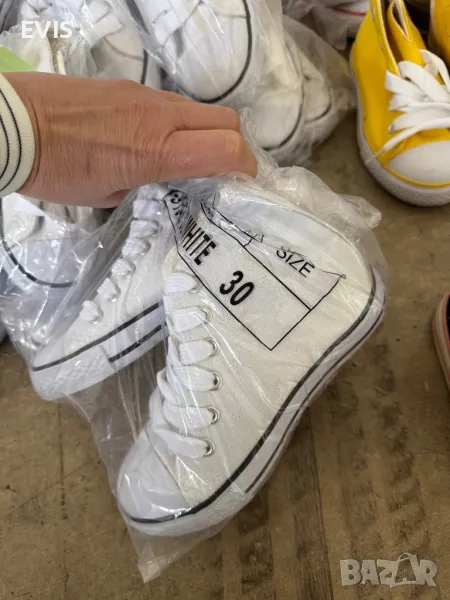 Детски кецове в бял жълт червен и лилав цвят, снимка 1