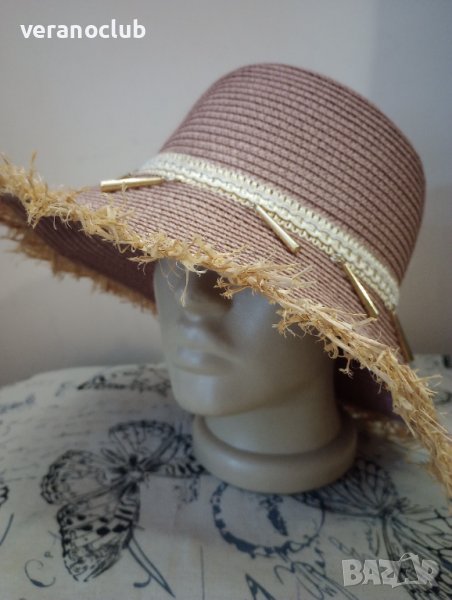 Кокетна екзотична капела с контур от слама, снимка 1