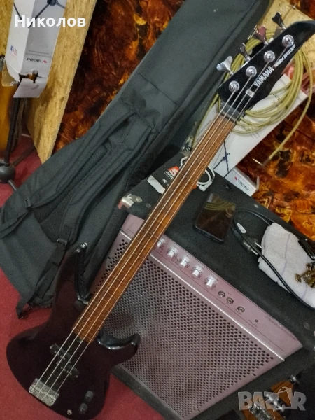 Фретлес бас китара YAMAHA, снимка 1