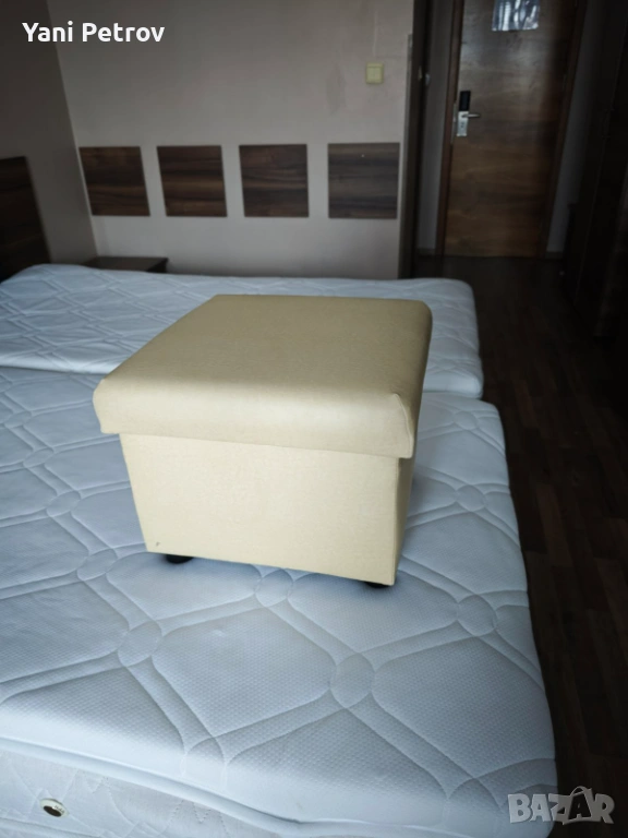 Продавам тапицирани с кожа табуретки, снимка 1