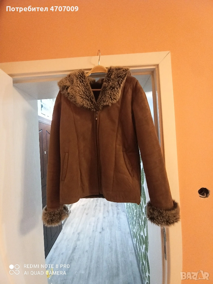 Продавам яке-втора употреба - имитация на кожа. Размер M-цена 13 евро, снимка 1