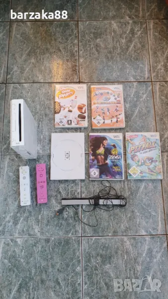 Nintendo WII + 2 джойстика + 3 Игри, снимка 1