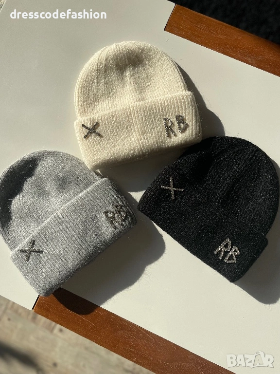 Зимни дамски шапки плетиво с камъни , снимка 1