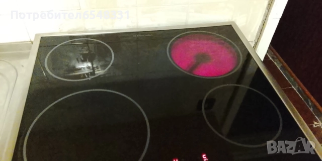 Керамичен  плот за вграждане Електролукс  с 4 котлона, снимка 5 - Печки, фурни - 51786340