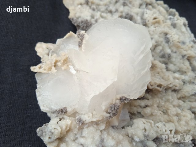 № 24,Кристали, Минерали, Калцит с доломит, Флуоресцентен калцит,, снимка 4 - Декорация за дома - 41621389