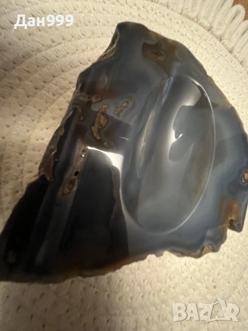 Уникално красив пепелник от ахат