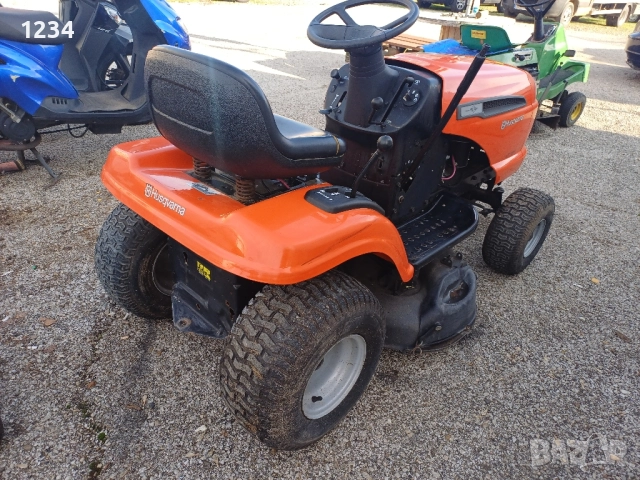 Тракторна косачка HUSQVARNA LT131, снимка 4 - Градинска техника - 52540107