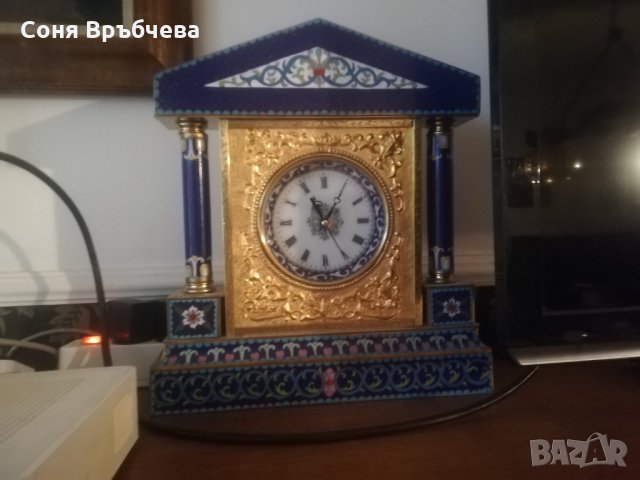 Уникален часовник, снимка 1 - Антикварни и старинни предмети - 35662479