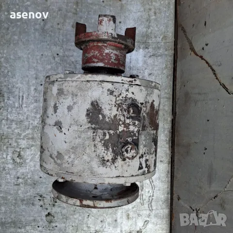 редуктор 1/ 10, снимка 3 - Други машини и части - 49765207