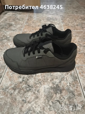 туристически обувки 