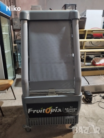 Отворена хладилна витрина 