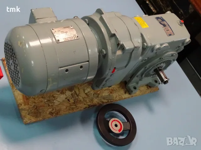вариаторен мотор редуктор STÖBER R25/W2-2000-075-2 Variable Gear motor 0.75kW 440V, снимка 8 - Резервни части за машини - 55920166