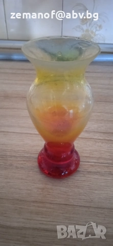 Ваза цветно стькло