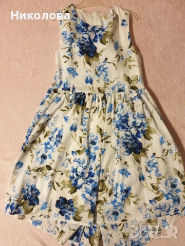Продавам рокля на цветя, размер 140-146