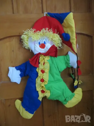 Клоун с хвърчило  за окачване на стена 