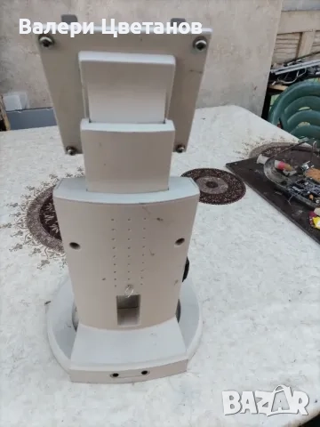 стойка за монитор или телевизор ,регулируема с вградени говорители