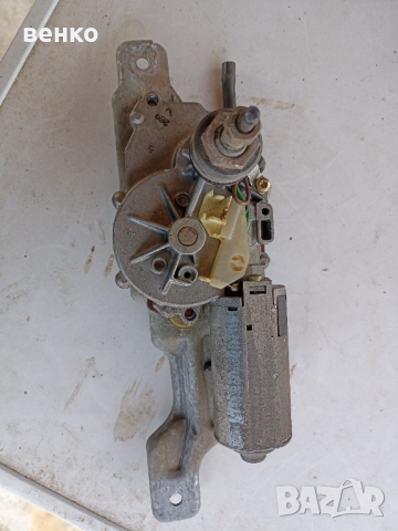 Моторче задна чистачка ,за голф 3