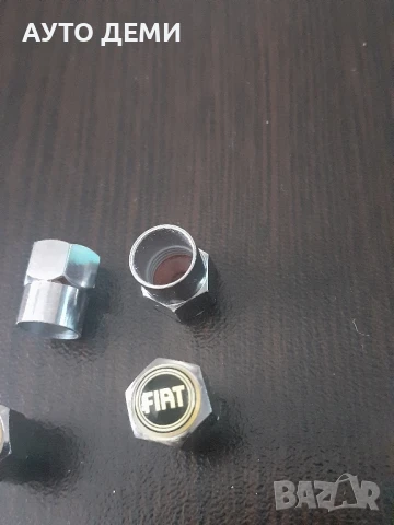 4 бр- 3.5 лв Хром цвят пластмасови капачки за вентили с емблеми Фиат Fiat