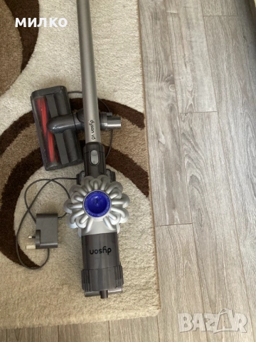 Акумулаторна прахосмукачка Dyson V-6, снимка 6 - Прахосмукачки - 53565624