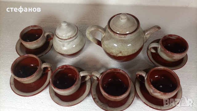 Глинен компект за кафе, 6 чаши, 6 чинийки, захарничка и кафеник с капачета, снимка 3 - Сервизи - 52918965