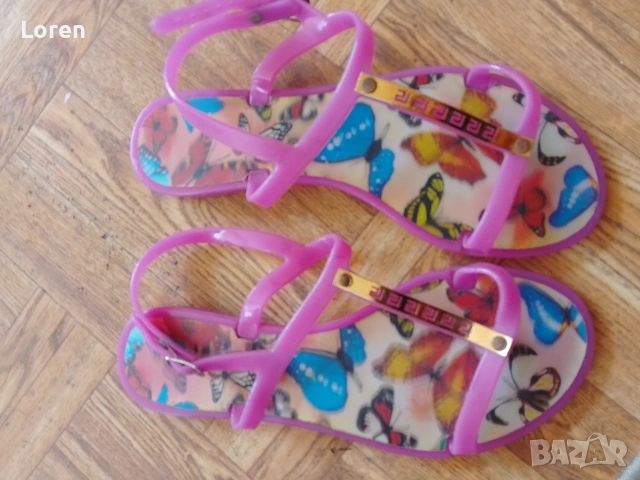 Розови гумени сандалки със стелка на пеперудки, снимка 2 - Сандали - 53833313
