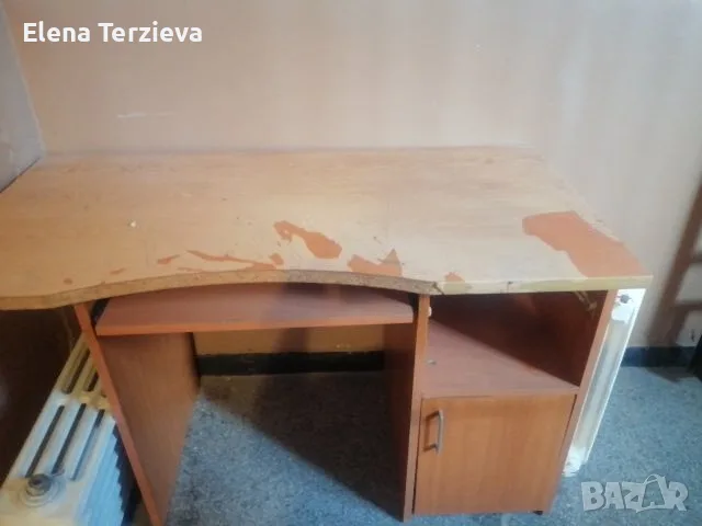 Продавам това компютърно бюро за 30 евро. Само лично предаване Пловдив 