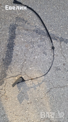 дръжка с жило за отваряне на преден капак VW Touran 2006г, снимка 2 - Части - 53770268