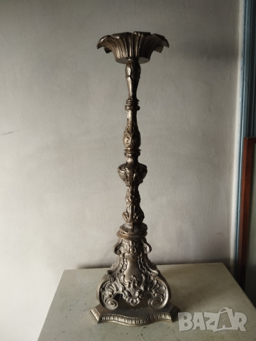 Стар бароков свещник, снимка 1 - Други ценни предмети - 44717623