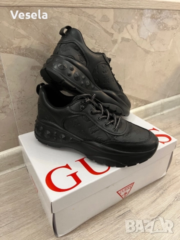 Сникърси Guess, снимка 3 - Маратонки - 52356477