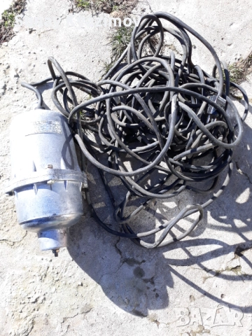 Електромагнитна потопяема помпа, снимка 2 - Водни помпи - 52955881