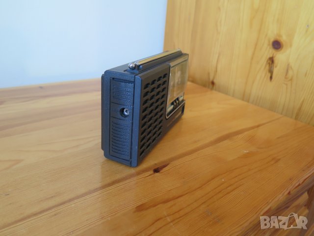 Vintage solid state 2 band SILVER 2F166 ,1975г,Japan, снимка 10 - Радиокасетофони, транзистори - 39170281