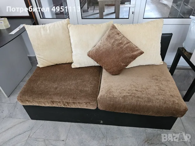 диван с възглавници, снимка 1 - Дивани и мека мебел - 56104449