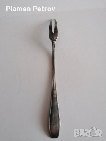 Сребърна вилица , снимка 2 - Антикварни и старинни предмети - 39418092