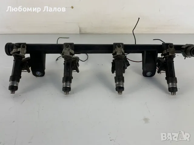 Горивна рейка с дюзи Дачия Сандеро Dacia Sandero 8200494284 0280158034, снимка 2 - Части - 50269503