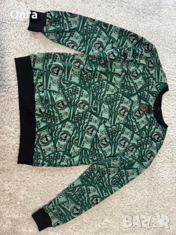 блузата е модерна, снимка 2 - Блузи - 53724083