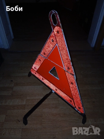 Мерцедесов триъгълник сгъваем w202,w203 седан оем, снимка 2 - Аксесоари и консумативи - 52438143