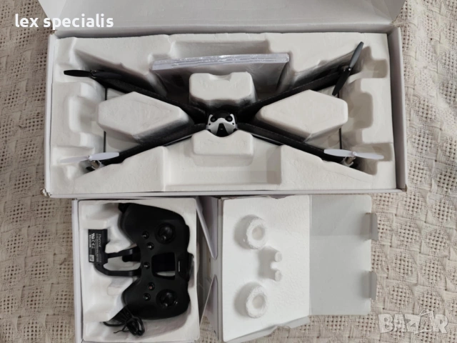 Хибриден дрон Parrot Swing с контролер Flypad като нов, снимка 2 - Дронове и аксесоари - 53221394