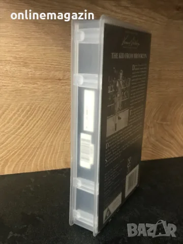 Видеокасета “ THE KID FROM BROOKLYN “ VHS, снимка 4 - Други жанрове - 55972261