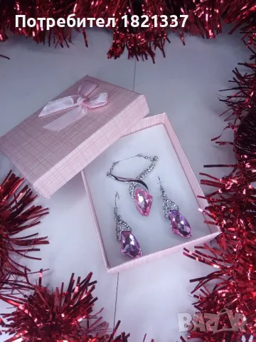 Комплект колие и обици , снимка 2 - Бижутерийни комплекти - 48892394