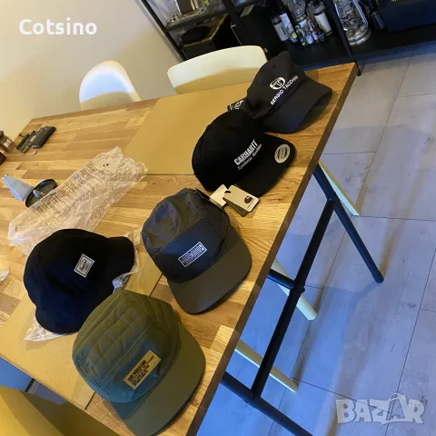 шапки carhartt huf vans herschell нови